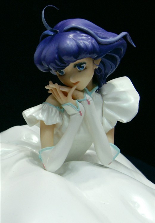 Unofficial - Garage kit - Creamy with a white dress